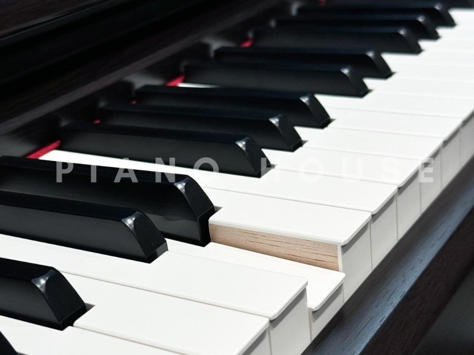 Cận cảnh YAMAHA CLP-845 R tại Piano House